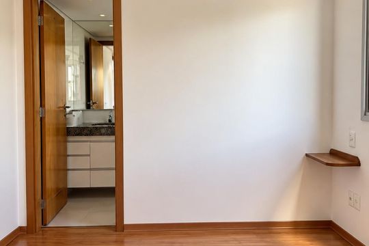 Quarto de apartamento à venda com 3 quartos, 90m² em Caiçaras, Belo Horizonte