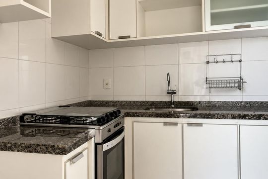 Cozinha de apartamento à venda com 3 quartos, 90m² em Caiçaras, Belo Horizonte