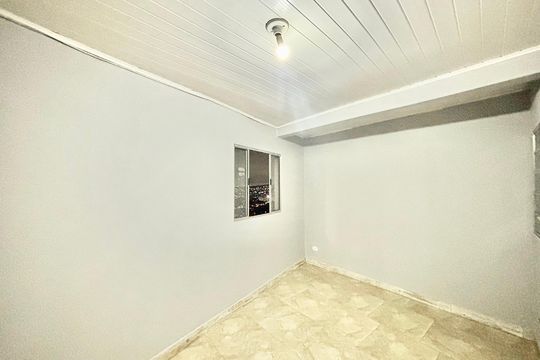 Quarto 1 de casa para alugar com 1 quarto, 55m² em Guaianases, São Paulo