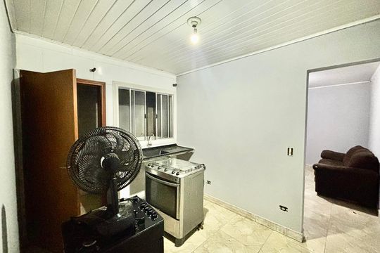 Cozinha de casa para alugar com 1 quarto, 55m² em Guaianases, São Paulo