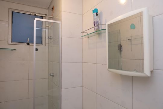 Banheiro de apartamento para alugar com 2 quartos, 32m² em Núcleo Lageado, São Paulo