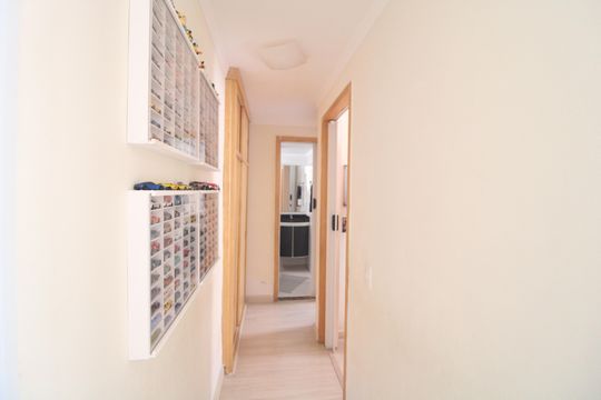 Corredor de apartamento à venda com 2 quartos, 64m² em Terceira Divisão de Interlagos, São Paulo