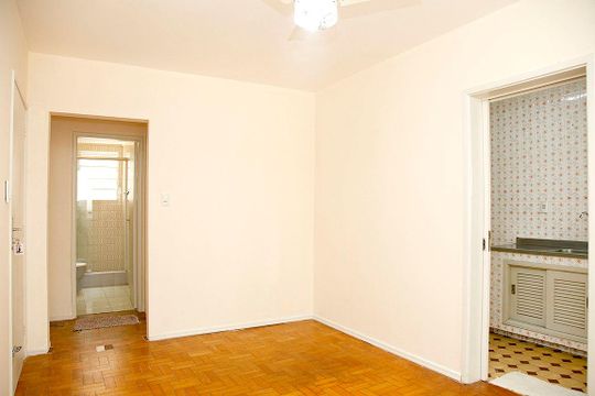 Sala de apartamento para alugar com 1 quarto, 44m² em Centro Histórico, Porto Alegre