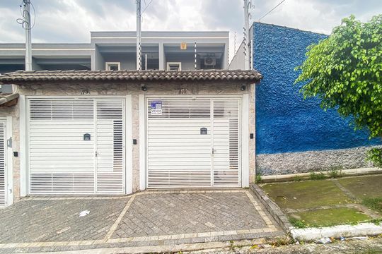 Fachada  de casa à venda com 3 quartos, 126m² em Penha de França, São Paulo