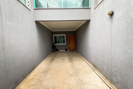 Garagem  de casa à venda com 3 quartos, 126m² em Penha de França, São Paulo