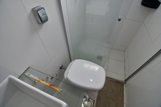 Banheiro de apartamento para alugar com 1 quarto, 45m² em Ponte Preta, Campinas