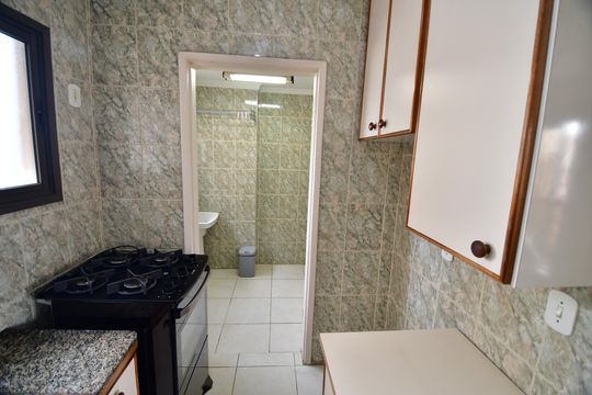 Cozinha de apartamento para alugar com 1 quarto, 45m² em Ponte Preta, Campinas