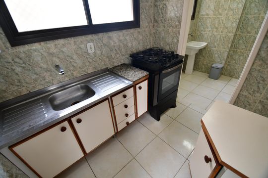 Cozinha de apartamento para alugar com 1 quarto, 45m² em Ponte Preta, Campinas