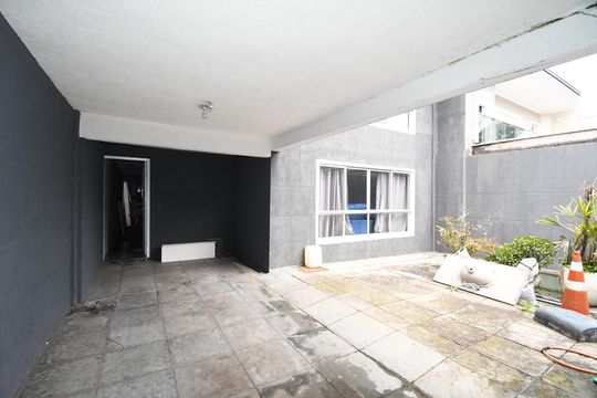 Garagem de casa à venda com 4 quartos, 240m² em Cajuru, Curitiba