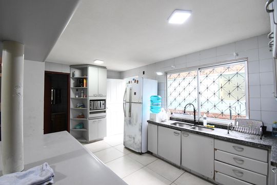 Cozinha de casa à venda com 4 quartos, 240m² em Cajuru, Curitiba