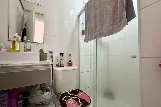 Banheiro Social de apartamento para alugar com 2 quartos, 49m² em Taquara, Rio de Janeiro