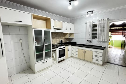 Cozinha de casa para alugar com 2 quartos, 105m² em Vila Aquilino, Santo André