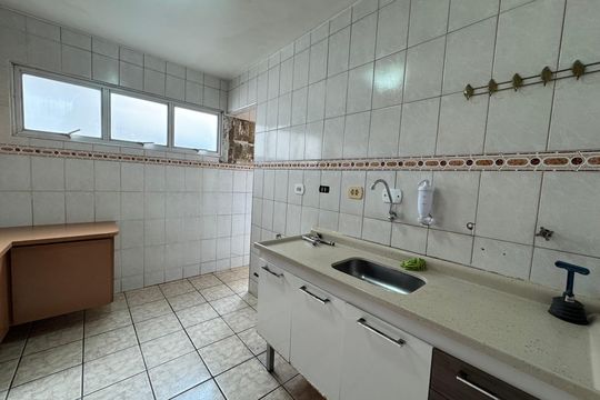 Cozinha de apartamento à venda com 3 quartos, 60m² em Iapi, Osasco