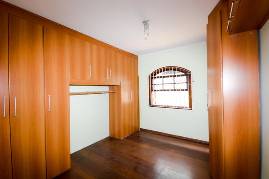 Quarto 1 de casa para alugar com 3 quartos, 170m² em Jardim Santa Clara, Guarulhos