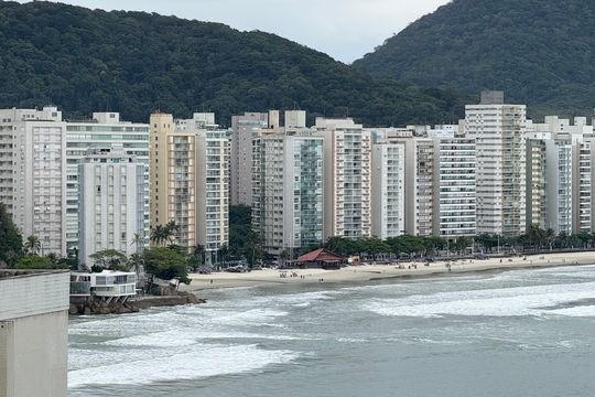 Vista de apartamento para alugar com 4 quartos, 148m² em Vila Luis Antonio, Guarujá