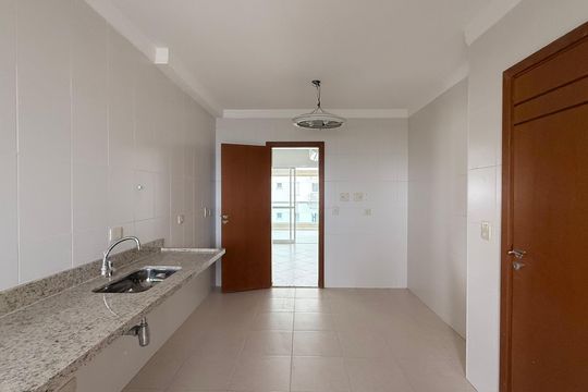 Cozinha de apartamento para alugar com 4 quartos, 148m² em Vila Luis Antonio, Guarujá