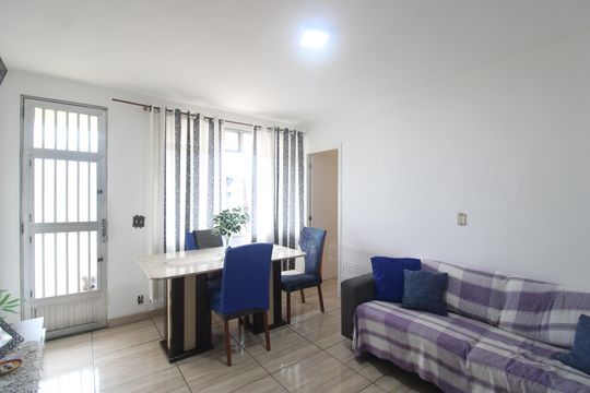Sala de casa à venda com 3 quartos, 144m² em Curicica, Rio de Janeiro