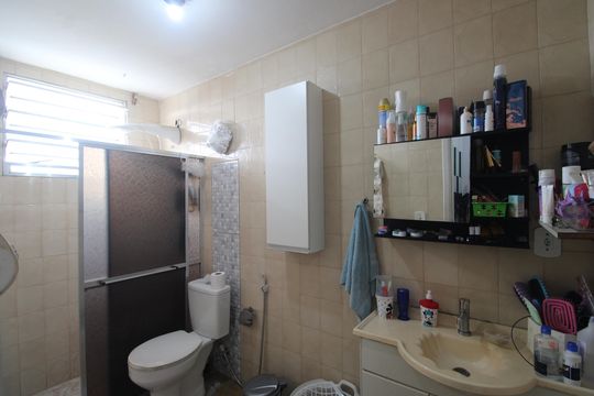 Banheiro social  de casa à venda com 3 quartos, 144m² em Curicica, Rio de Janeiro