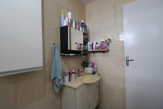 Banheiro social  de casa à venda com 3 quartos, 144m² em Curicica, Rio de Janeiro
