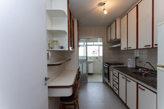 Cozinha de apartamento para alugar com 3 quartos, 85m² em Pompeia, São Paulo