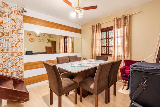 Casa para alugar com 4 quartos, 195m² em Parque da Matriz, Cachoeirinha