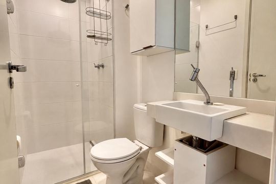 Banheiro de apartamento para alugar com 2 quartos, 49m² em Alphaville Empresarial, Barueri
