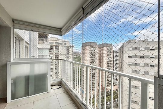 Varanda da Sala de apartamento para alugar com 2 quartos, 49m² em Alphaville Empresarial, Barueri