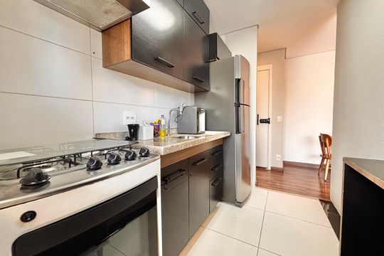 Cozinha de apartamento para alugar com 2 quartos, 49m² em Alphaville Empresarial, Barueri