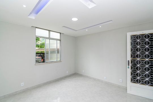Apartamento à venda com 2 quartos, 48m² em Olaria, Rio de Janeiro