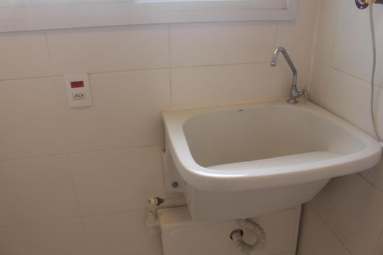 Área de Serviço de apartamento para alugar com 2 quartos, 88m² em Cerâmica, São Caetano do Sul