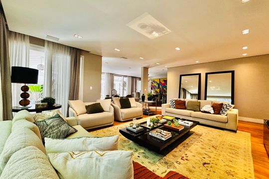 Sala 1 de casa de condomínio à venda com 3 quartos, 470m² em Residencial Cinco (alphaville), Santana de Parnaíba