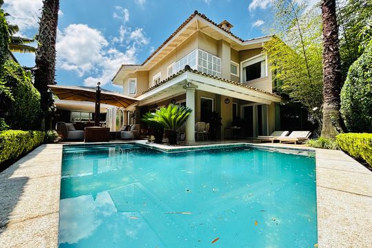 Casa de Condomínio à venda com 3 quartos, 470m² em Residencial Cinco (alphaville), Santana de Parnaíba