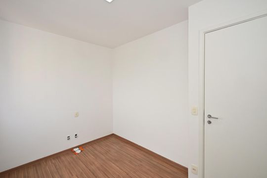Quarto 1 de apartamento para alugar com 2 quartos, 57m² em Jardim Henriqueta, Taboão da Serra