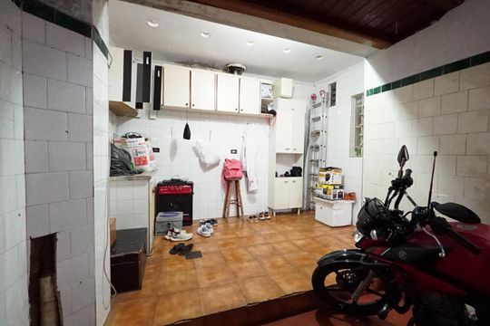 Garagem de casa à venda com 2 quartos, 180m² em Ipiranga, São Paulo