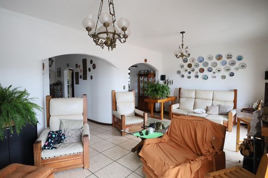 Casa à venda com 6 quartos, 325m² em Adalgisa, São Paulo