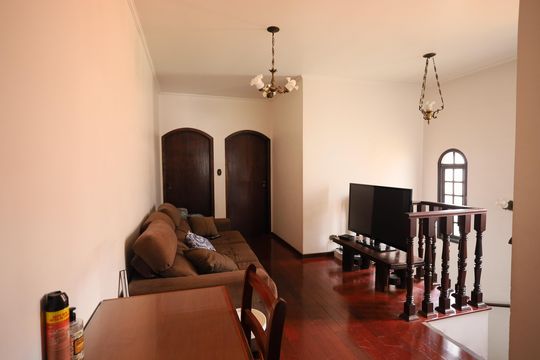 Sala de casa à venda com 6 quartos, 325m² em Adalgisa, São Paulo