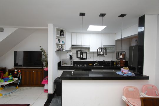 Sala de apartamento à venda com 2 quartos, 75m² em João Pinheiro, Belo Horizonte
