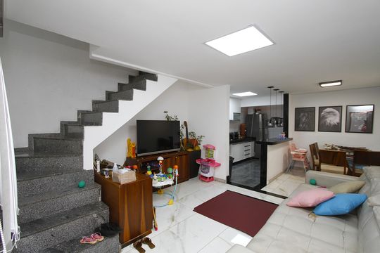 Apartamento à venda com 2 quartos, 75m² em João Pinheiro, Belo Horizonte