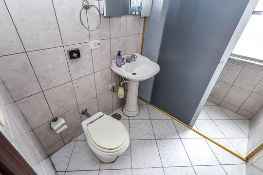 Banheiro de apartamento à venda com 1 quarto, 50m² em Sé, São Paulo