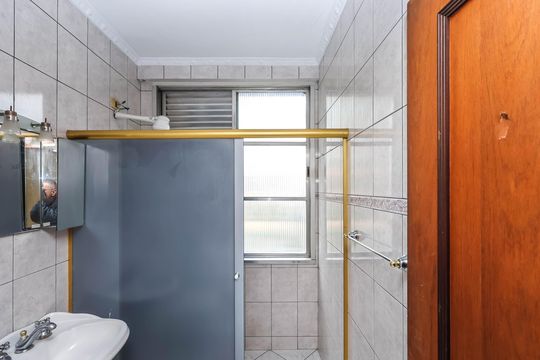 Banheiro de apartamento à venda com 1 quarto, 50m² em Sé, São Paulo