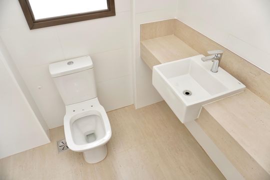 Suíte 2 - Banheiro  de apartamento à venda com 2 quartos, 75m² em Funcionários, Belo Horizonte
