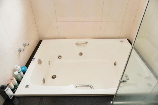Banheiro Social 2 (Casa 1) de casa à venda com 7 quartos, 442m² em Concórdia, Belo Horizonte