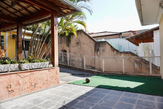 Área comum - Gramado de casa à venda com 7 quartos, 442m² em Concórdia, Belo Horizonte