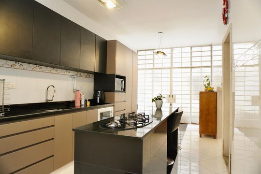 Cozinha (Casa 1) de casa à venda com 7 quartos, 442m² em Concórdia, Belo Horizonte