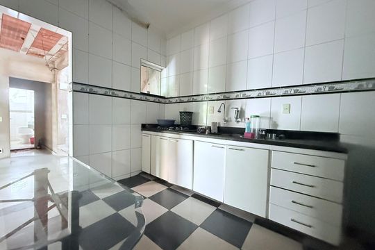 cozinha de casa para alugar com 1 quarto, 100m² em Alípio de Melo, Belo Horizonte