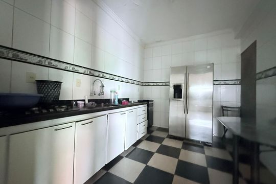cozinha de casa para alugar com 1 quarto, 100m² em Alípio de Melo, Belo Horizonte