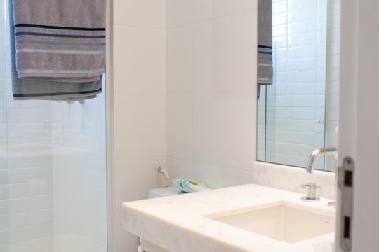 Banheiro da Suíte 2 de apartamento para alugar com 4 quartos, 170m² em Santo Amaro, São Paulo