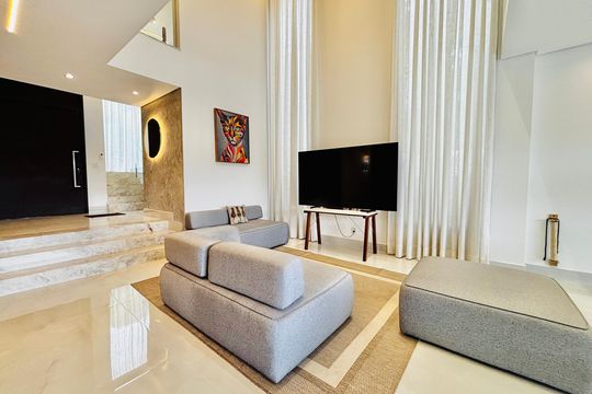 Sala de casa de condomínio para alugar com 4 quartos, 320m² em Alphaville, Barueri