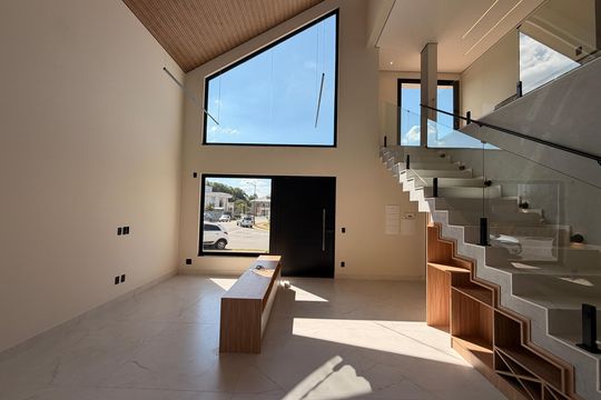 Sala de casa de condomínio para alugar com 4 quartos, 200m² em Jardim Samambaia, Jundiaí