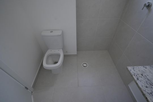 Banheiro da Suíte de apartamento à venda com 2 quartos, 59m² em Bangú, Santo André